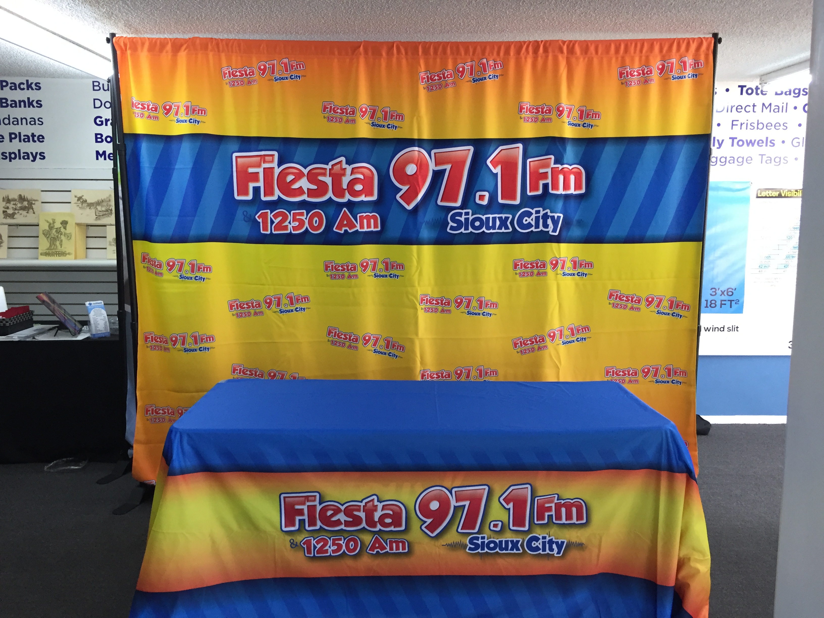 Fiesta 97 Backdrop and table throw